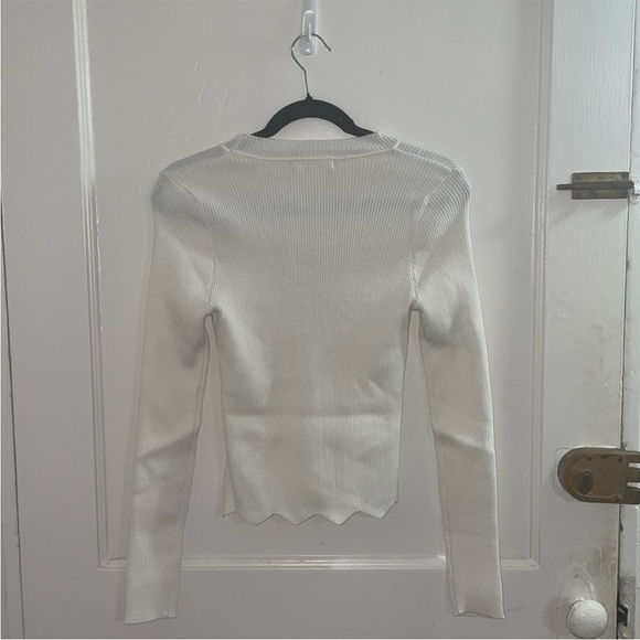 NWT Francesca’s Women’s Sandra Ribbed Scalloped Sweater - Size Large - Picture 4 of 9